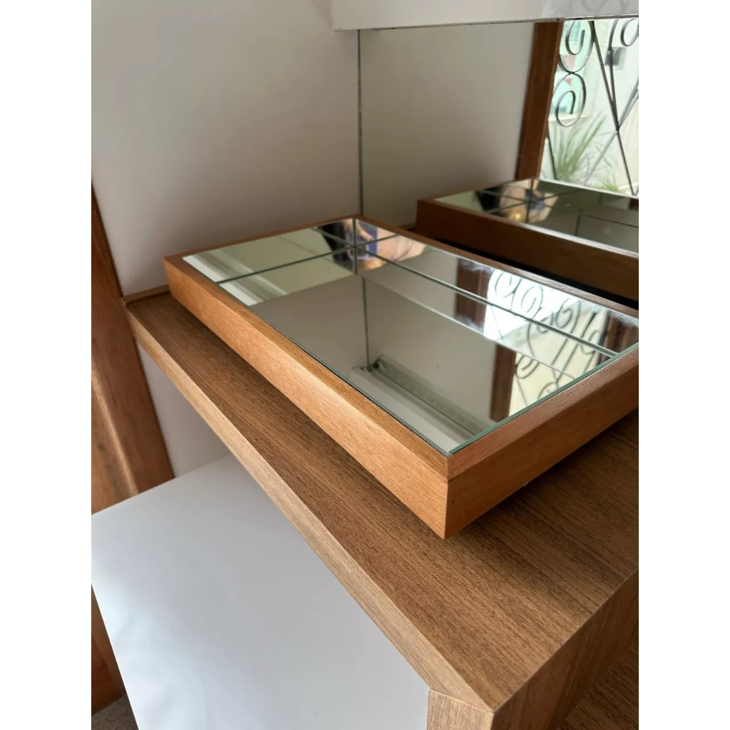 Bandeja Espelhada Amadeirada Flutuante 50×30 – Design Premium