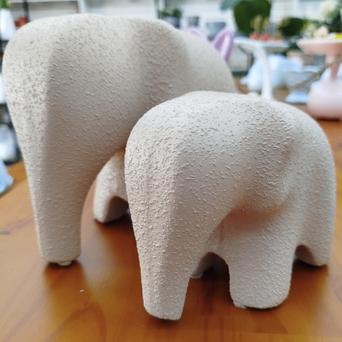 Estatueta Elefante Família em Cerâmica – Decoração