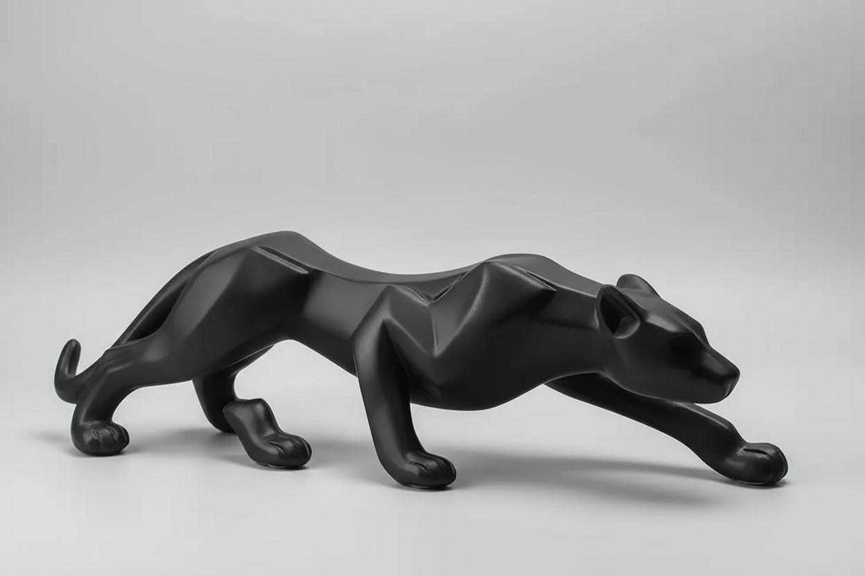 Escultura Pantera Preto Fosco em Gesso – Decoração