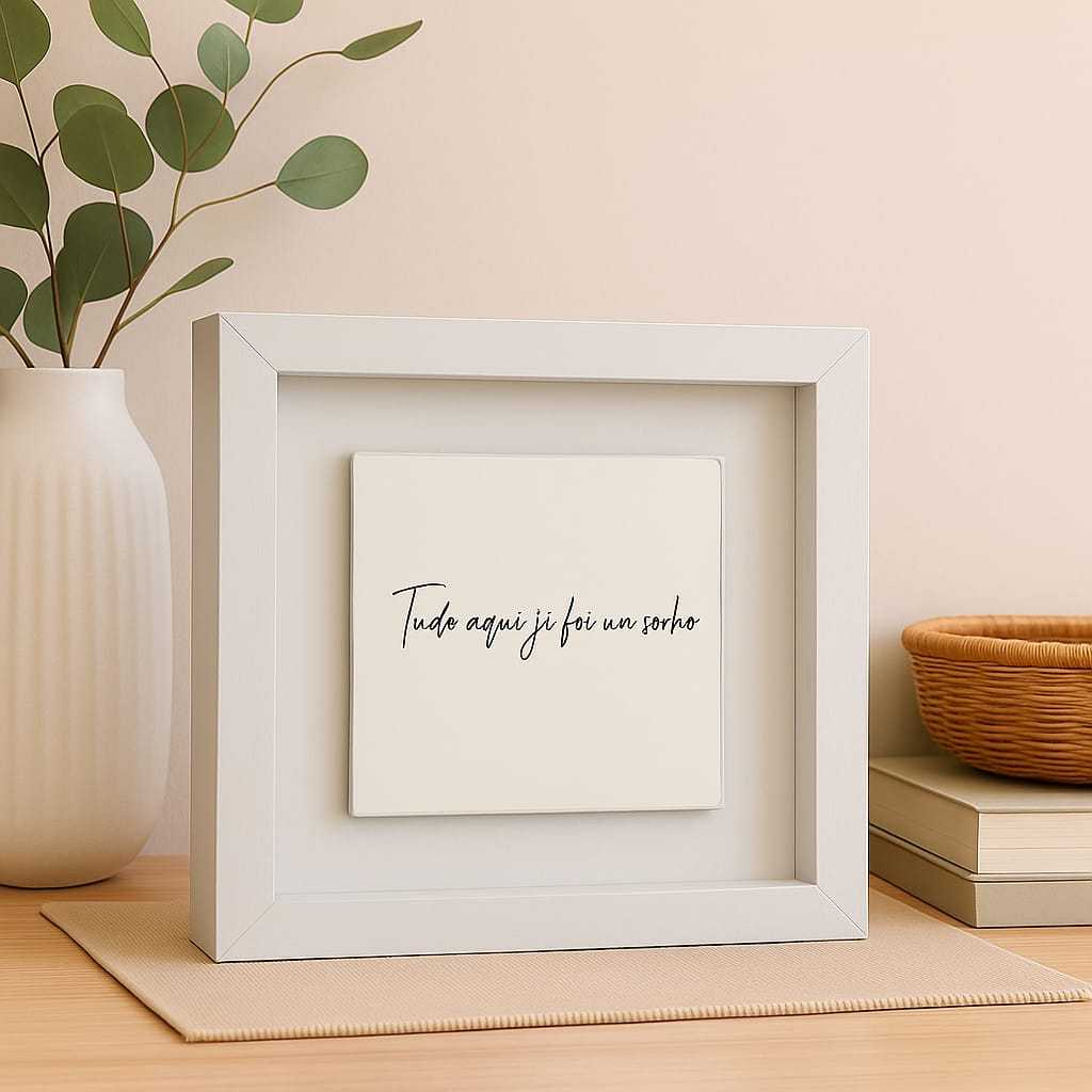 Quadro Decorativo com Frase Bíblica "Em Tudo Dai Graças" – Espelho com Moldura em Madeira